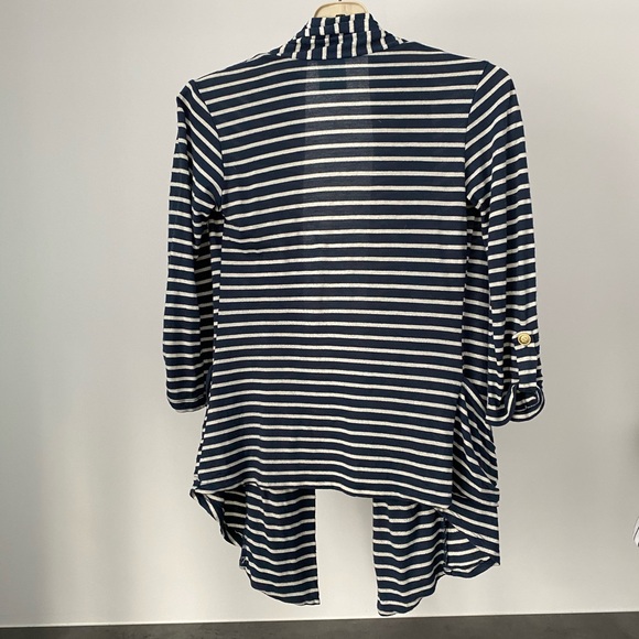 pretty sweater - Picture 2 of 4